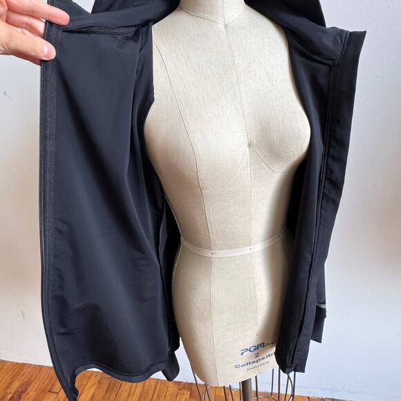 SWEATY BETTY Black Fast Track Running Athletic Jacket with Hood and Thumbholes - Picture 8 of 9